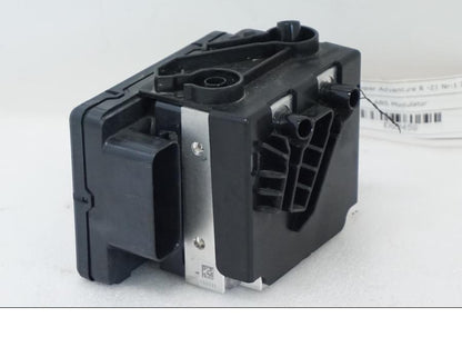 Framsidan på ABS Modulator från en KTM 1290 Super Adventure R -2021 motorcykel.