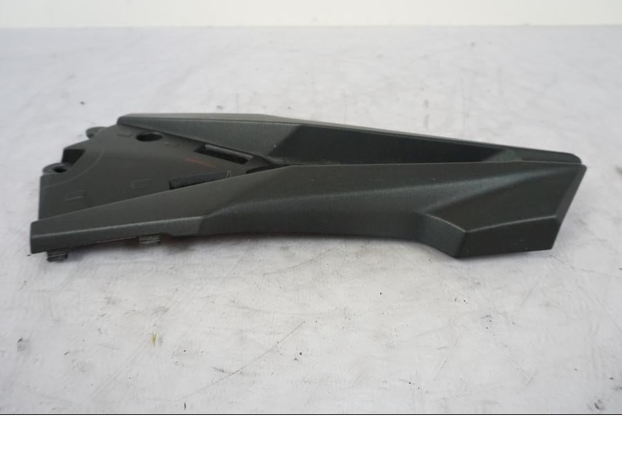 Vänster sida på Sidopanel från en Kawasaki Z 800 -2014 motorcykel.