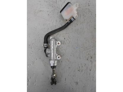 Framsidan på Bromshuvudcylinder från en Suzuki GSX-R 1000 -2007 motorcykel.