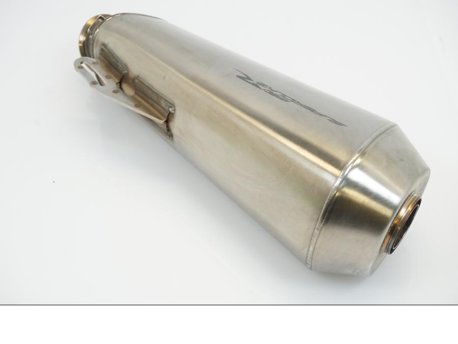 Höger sida på Ljuddämpare från en KTM 1290 Super Duke -2020 motorcykel.