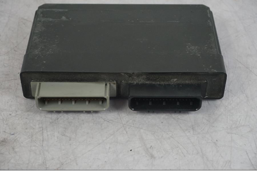 Vänster sida på CDI / ECU från en Triumph Speed Triple -2009 motorcykel.