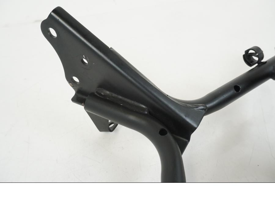 Vänster sida på Toppkåpstag från en Kawasaki ER-6F -2016 motorcykel.