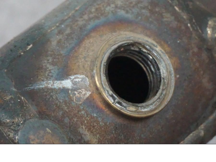 Vänster sida på Grenrör från en Ducati Multistrada V4 -2024 motorcykel.