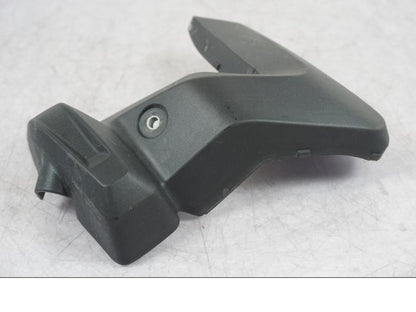 Snett uppifrån på Ventilkåpskydd från en BMW R 1250 GSA -2024 motorcykel.