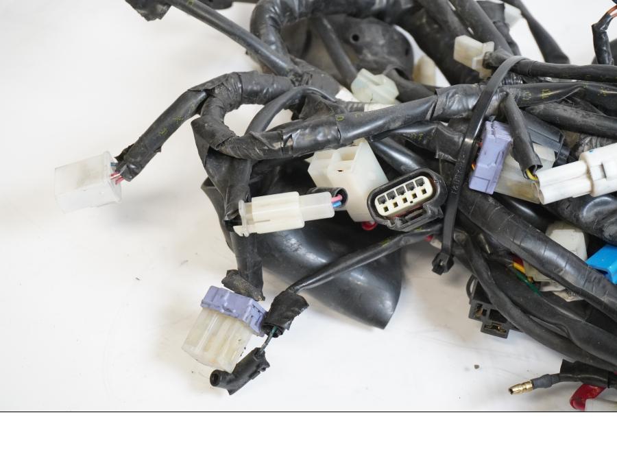 Höger sida på Kabelstam från en Yamaha WR 125 -2010 motorcykel.