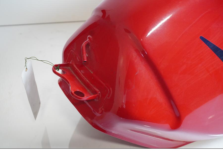 Baksidan på Bensintank från en Kawasaki ZX-6R -1998 motorcykel.