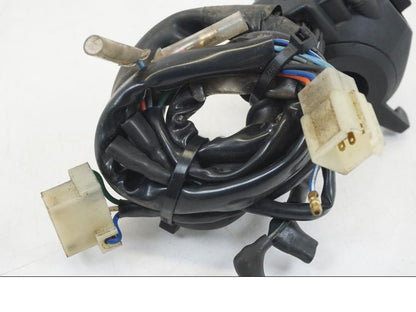 Extrabild3 på Styrelreglage från en Honda CB 750 -2002 motorcykel.