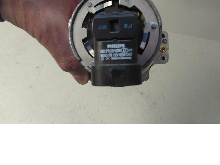 Vänster sida på Strålkastare från en KTM 640 Duke -2002 motorcykel.