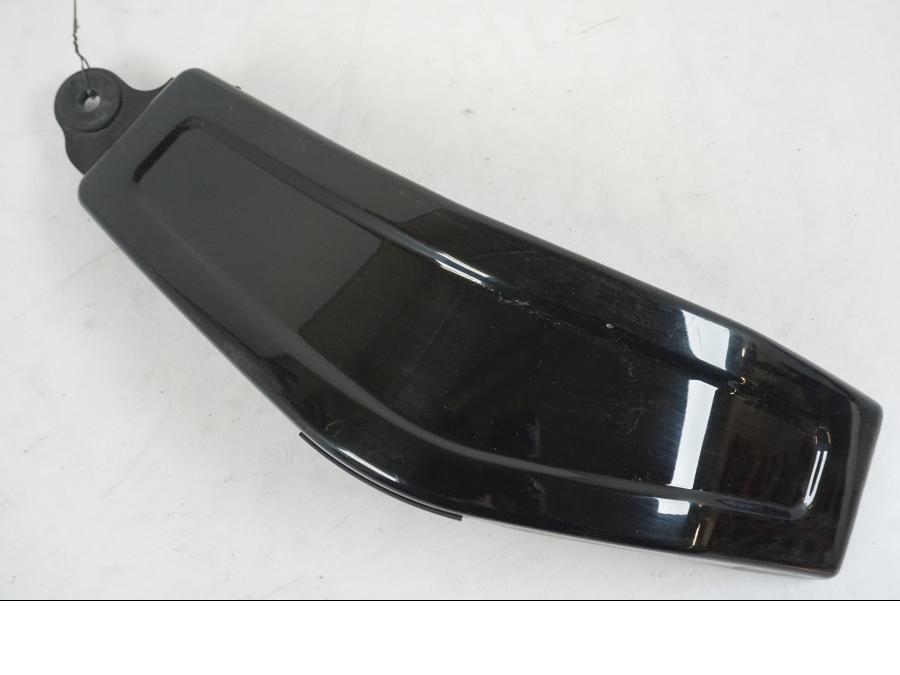 Framsidan på Ramskydd från en Suzuki VZR 1800 -2009 motorcykel.