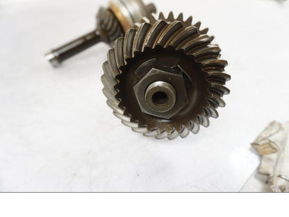 Vänster sida på Drivaxel från en Yamaha FJR 1300 -2005 motorcykel.