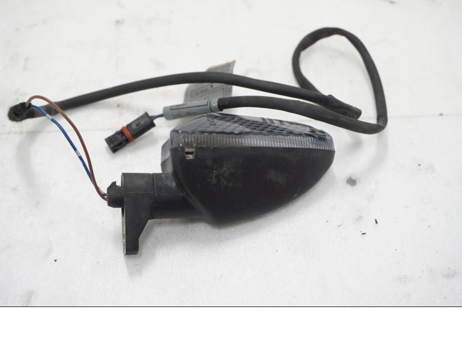 Baksidan på Blinkers från en BMW S 1000 RR -2010 motorcykel.