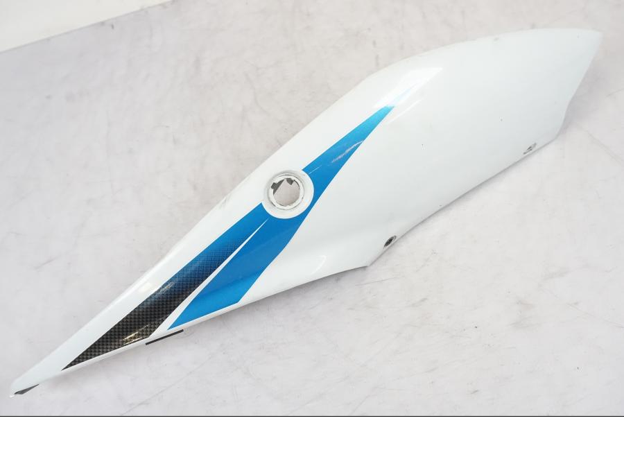 Höger sida på Bakvinge från en Suzuki GSX-R 750 -2006 motorcykel.