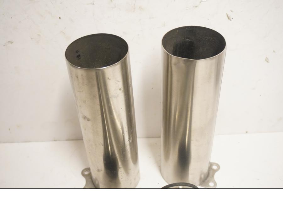 Höger sida på Gaffelbendekor från en Triumph America -2004 motorcykel.