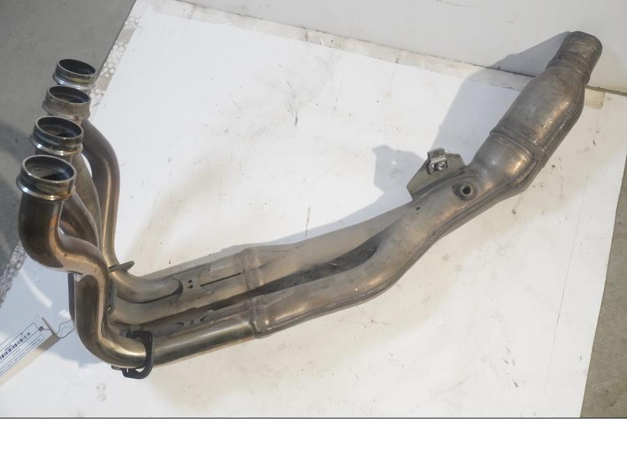 Framsidan på Grenrör från en Yamaha FZ-8 -2011 motorcykel.