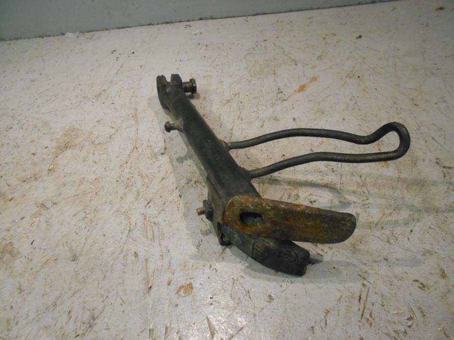 Baksidan på Sidostöd från en Honda GL 500 -1982 motorcykel.