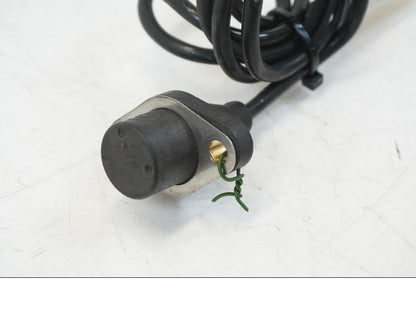 Baksidan på ABS givare från en BMW K 1200 LT -2004 motorcykel.