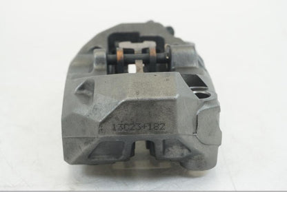 Baksidan på Bromsok från en Ducati Hyperstrada -2013 motorcykel.