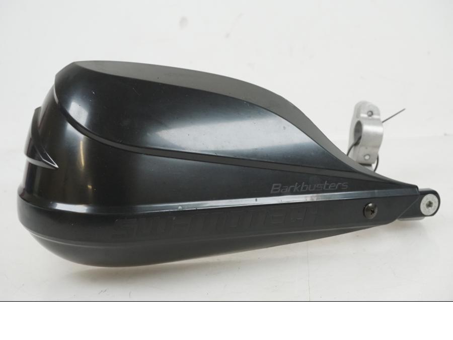 Framsidan på Handskydd från en BMW F 750 GS -2019 motorcykel.