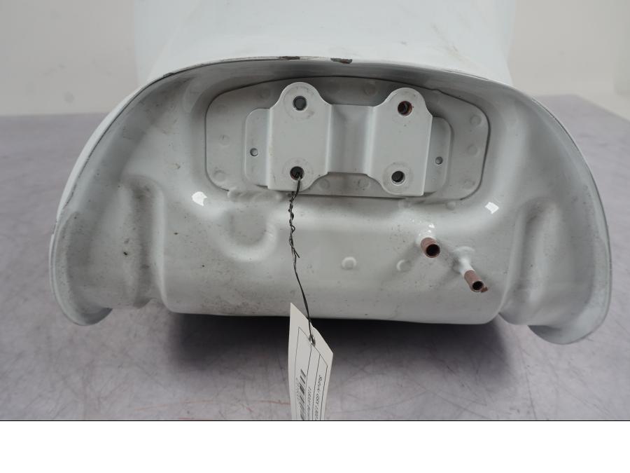 Extrabild4 på Bensintank från en Suzuki GSX 1300 RX -1999 motorcykel.