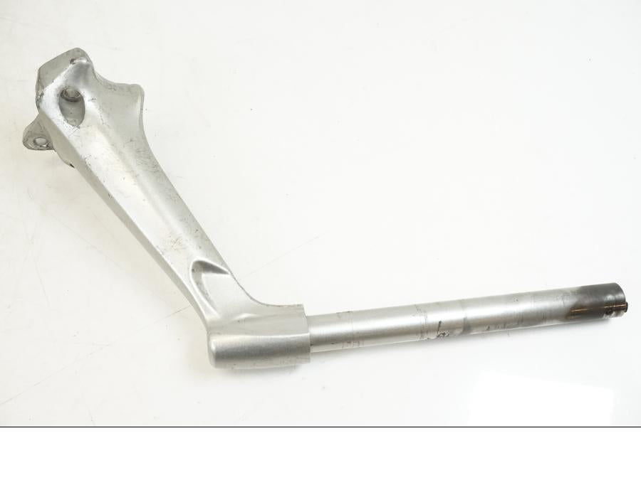 Framsidan på Styre från en Honda ST 1300 -2002 motorcykel.