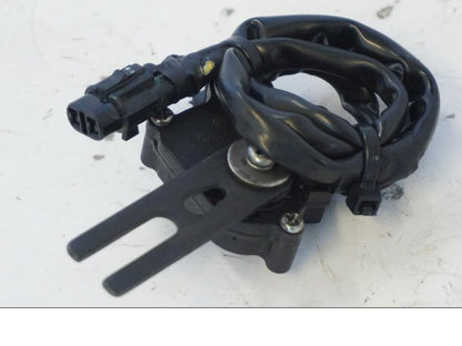 Vänster sida på Sidostödsbrytare från en Kawasaki ER-6N -2012 motorcykel.