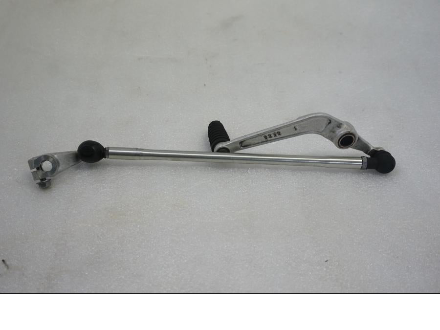 Baksidan på Växelpedal från en Yamaha YZF R6 -1999 motorcykel.