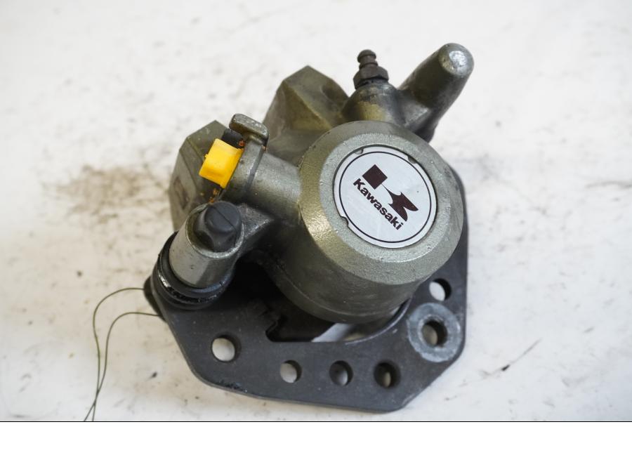 Framsidan på Bromsok från en Kawasaki GPZ 900 -1985 motorcykel.