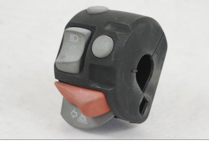 Framsidan på Styrelreglage från en BMW F 800 GS -2008 motorcykel.