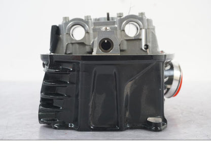 Snett uppifrån på Topplock från en BMW R 1200 GSA -2014 motorcykel.