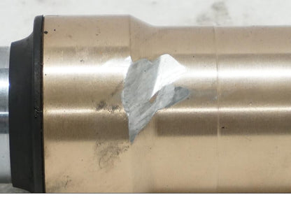 Höger sida på Gaffelben från en Ducati Monster 900 -1998 motorcykel.