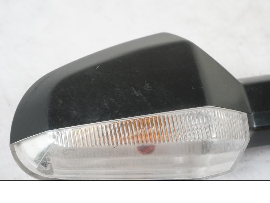 Höger sida på Blinkers från en Kawasaki ER-6N -2016 motorcykel.