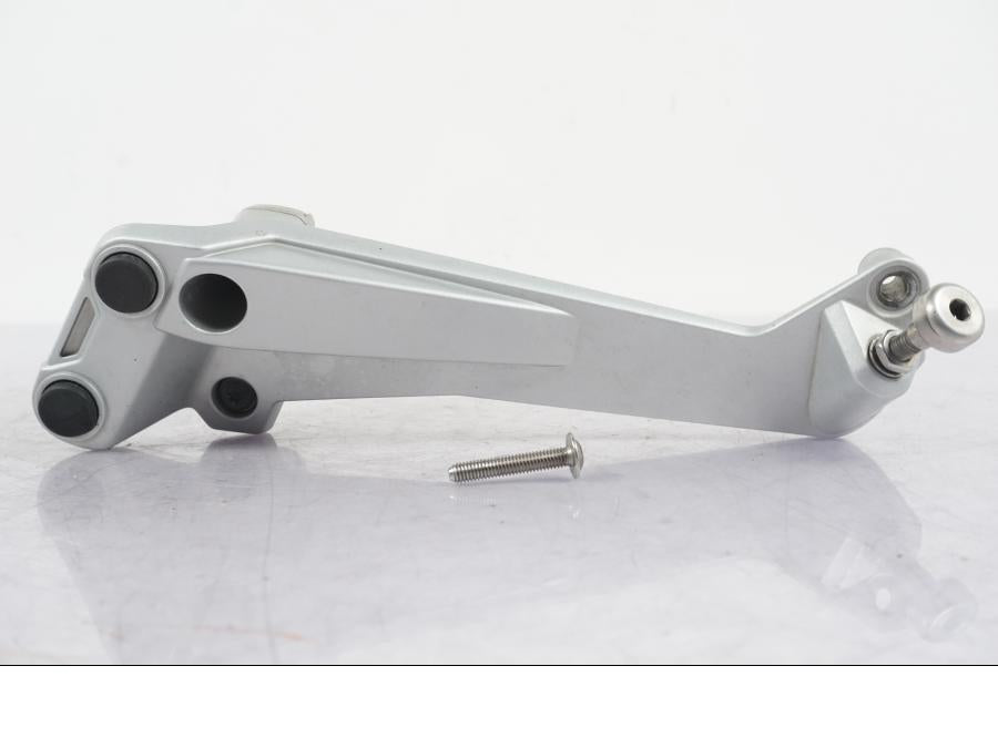 Framsidan på Sidoväskhållare från en BMW R 1200 GS -2005 motorcykel.