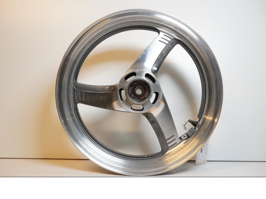 Framsidan på Fälg från en Suzuki VZ 800 -2000 motorcykel.