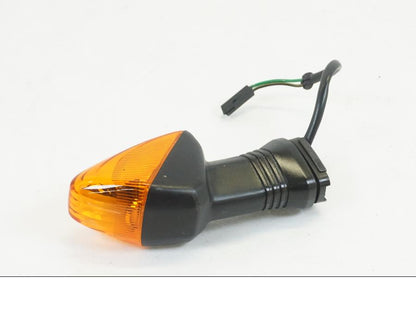 Baksidan på Blinkers från en Kawasaki Z 750 -2009 motorcykel.