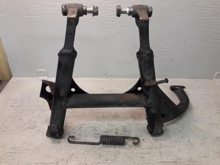 Framsidan på Centralstöd från en Kawasaki GTR 1400 -2012 motorcykel.