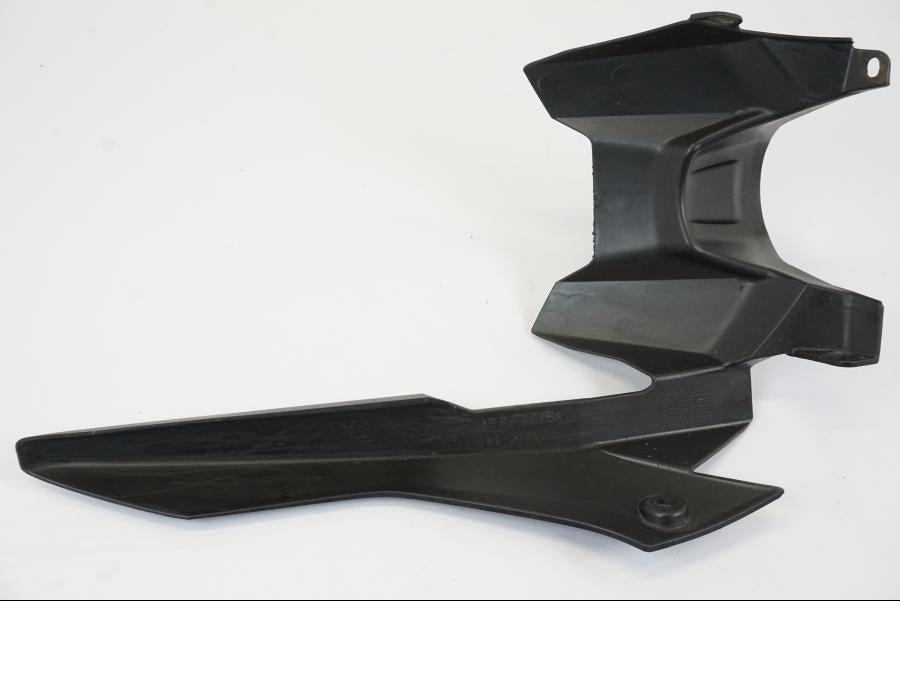 Vänster sida på Svingskärm från en Yamaha MT-07 -2016 motorcykel.