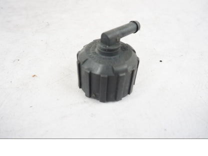 Framsidan på Vattenkyllock från en KTM 790 Duke -2018 motorcykel.