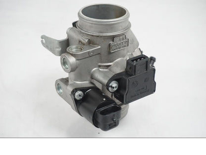 Framsidan på Spjällhus från en BMW F 650 CS -2002 motorcykel.