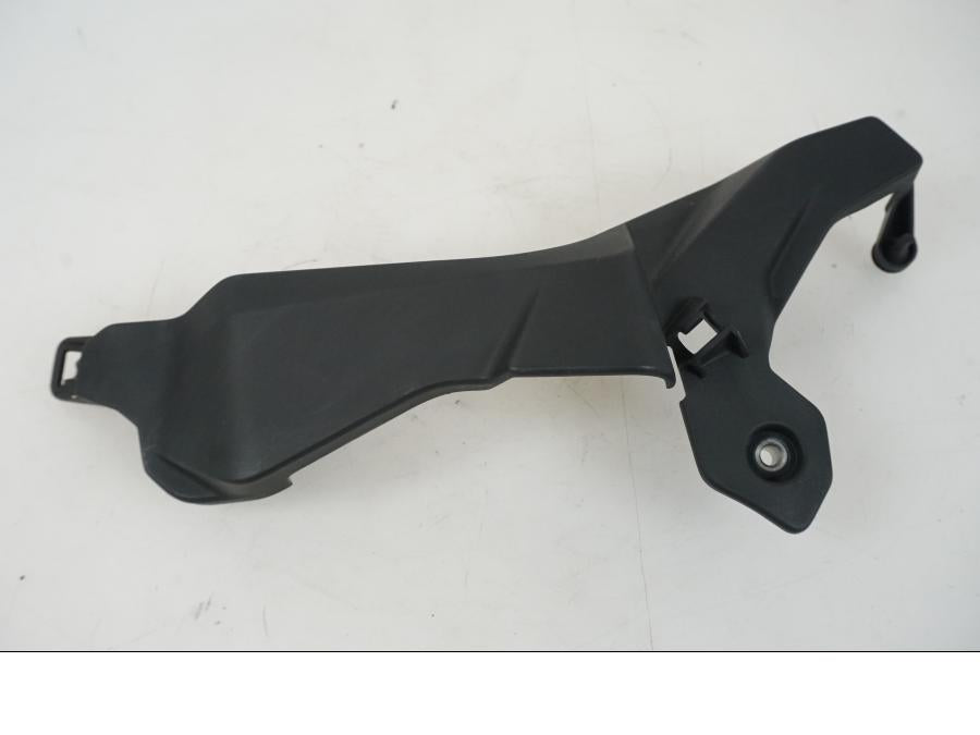 Baksidan på Motorskyddskåpa från en BMW F 750 GS -2019 motorcykel.