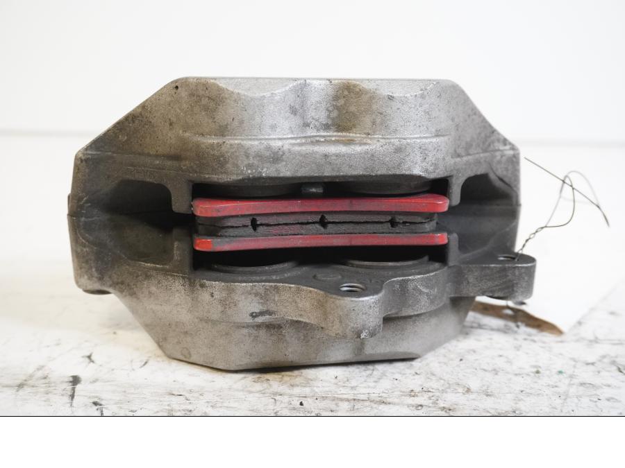 Höger sida på Bromsok från en Honda CBR 900 RR -1999 motorcykel.