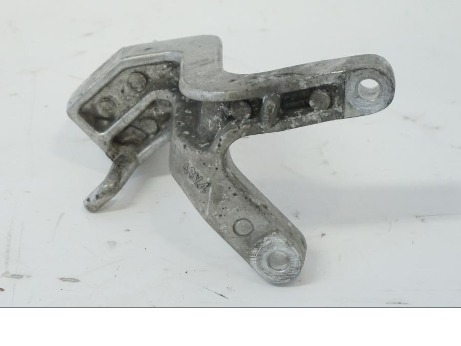 Snett uppifrån på Fotpinnefäste från en Yamaha YZF 1000 R -1997 motorcykel.