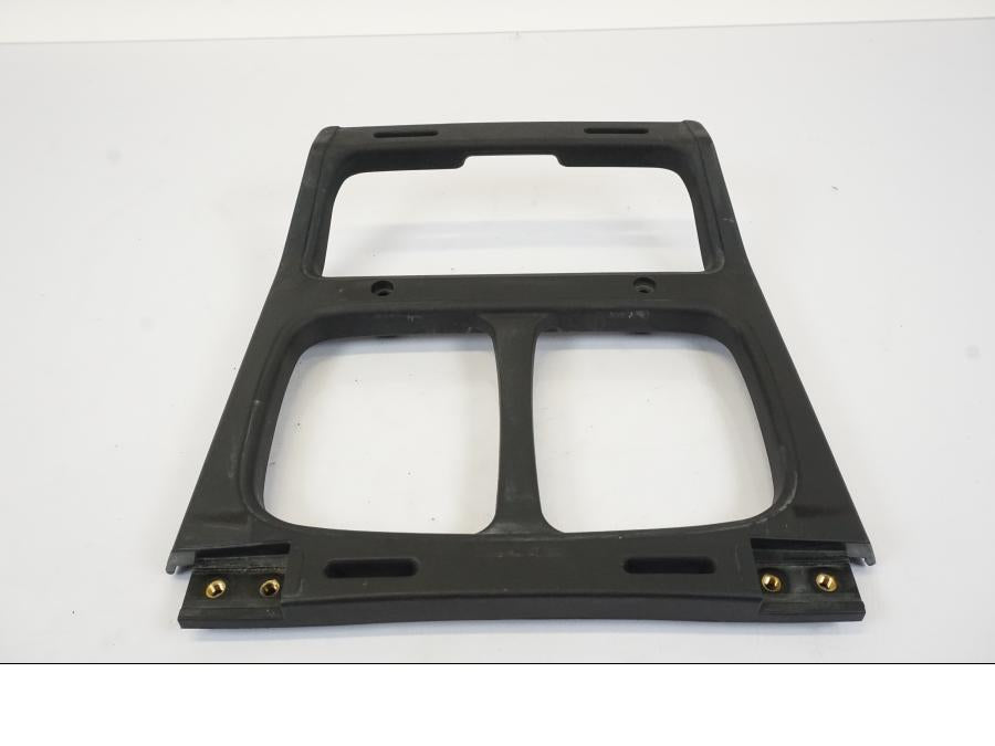 Baksidan på Pakethållare från en BMW R 1150 RS -2003 motorcykel.