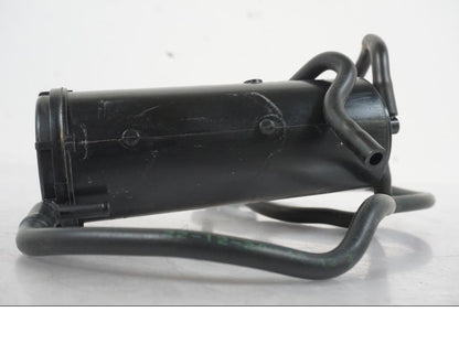 Snett uppifrån på Fuel Evap System från en BMW R 1250 GS -2021 motorcykel.