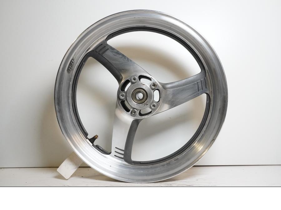 Extrabild2 på Fälg från en Suzuki VZ 800 -2002 motorcykel.