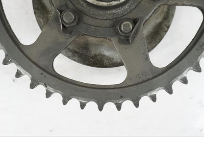 Baksidan på Drevfäste från en Suzuki GSX 550 EF -1985 motorcykel.