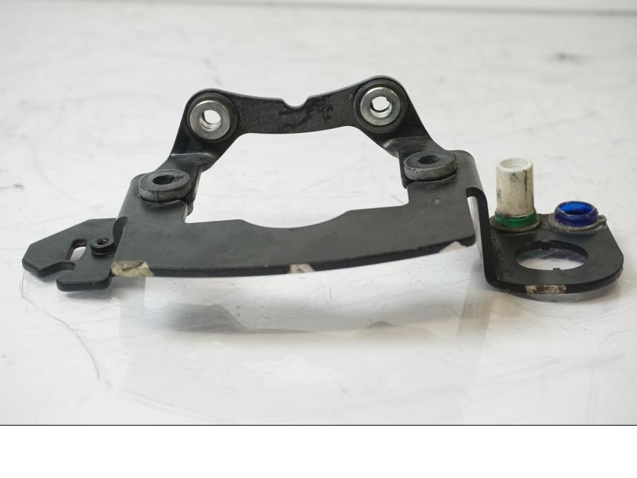 Extrabild3 på <p>Instrumentpanelsfäste från Husaberg FS 650 E 2004.</p>

<p>Lacksläpp finns se bilder.</p> motorcykel.