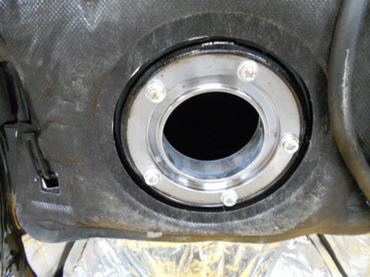 Snett uppifrån på Bensintank från en Suzuki GSX 1300 R -2009 motorcykel.