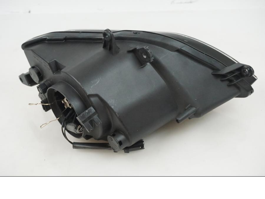 Vänster sida på Strålkastare från en BMW S 1000 XR -2016 motorcykel.