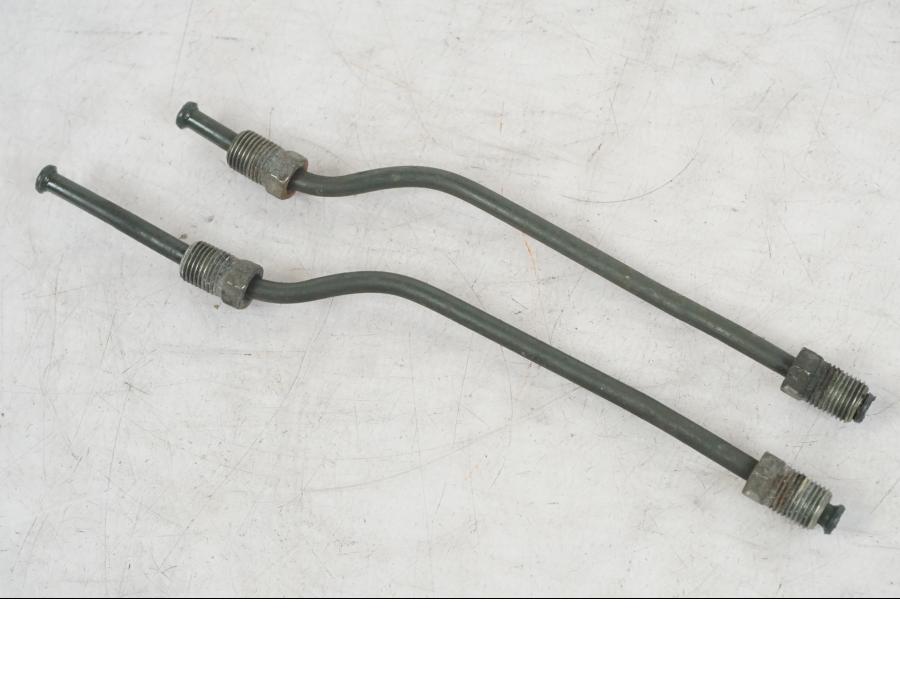 Baksidan på Bromsledning från en Honda CBR 1100 XX -1999 motorcykel.