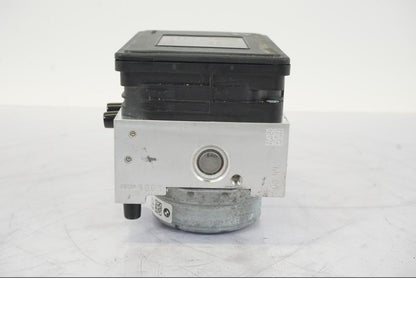 Höger sida på ABS Modulator från en BMW S 1000 XR -2019 motorcykel.